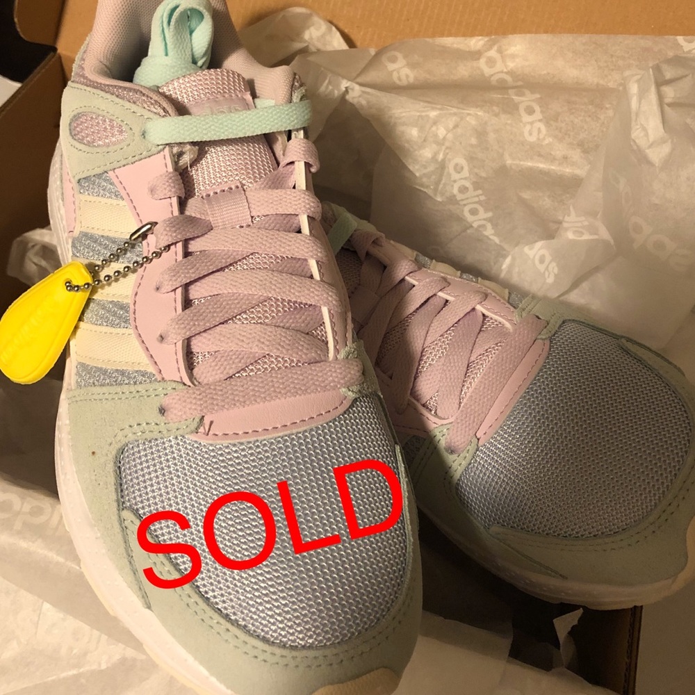 NWB Adidas shoes women’s size 6.5
